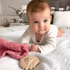 Tikiri Knuffeldoekje Met Bijtspeeltje - Leeuw -Speelgoed Voor Kinderen Winkel tikiri tikiri knuffeldoekje met bijtspeeltje leeuw 4